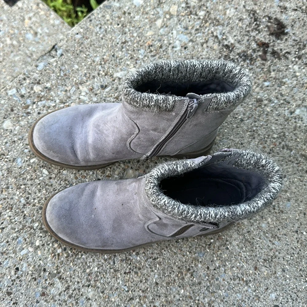 Natural Reflections grey booties women’s size 7